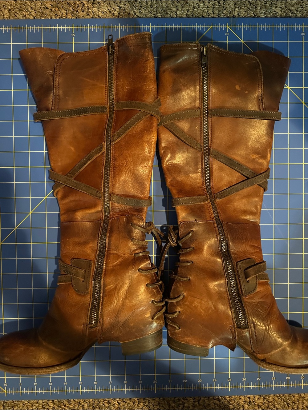 Freebird by Steven Cassius distressed leather boot - Picture 5 of 6